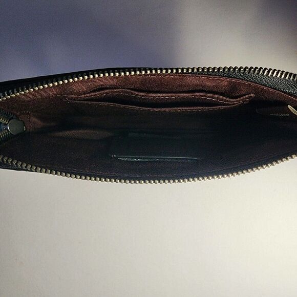 NWT Coach CN031 Disney Corner Zip Wristlet Holiday Minnie Mickey Daffy Pluto - Picture 3 of 3